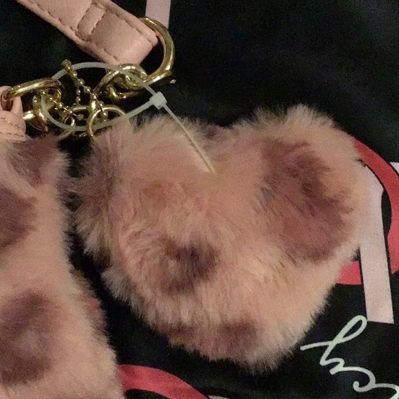 Juicy Couture Pink Furry Leopard crossbody bag with mini heart fur charm. - Picture 3 of 6